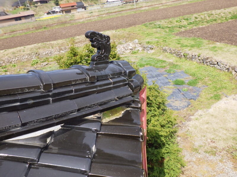 イタチは穴を作って侵入します！！